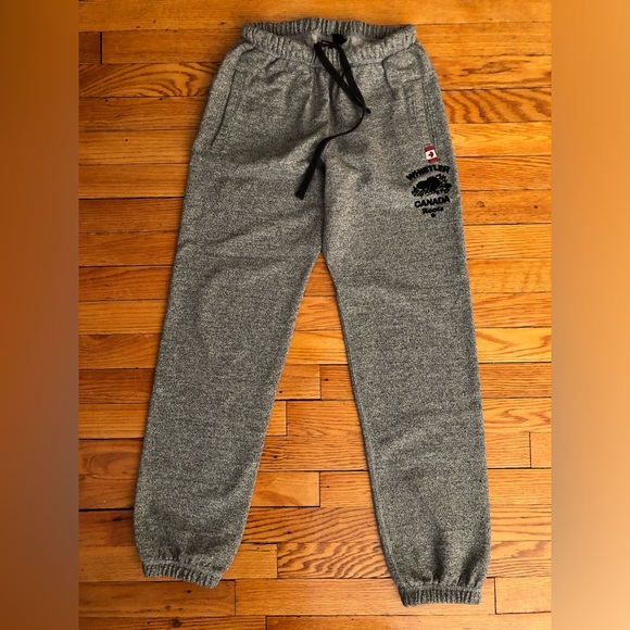 Roots Whistler Canada Sweatpants. - Picture 3 of 11
